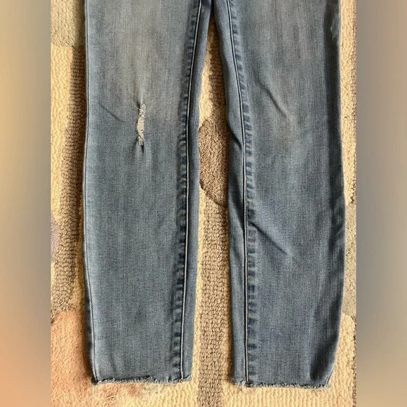 J Crew Mercantile Jeans - Women's Size 26 - Light Wash - Raw hem - Picture 4 of 16